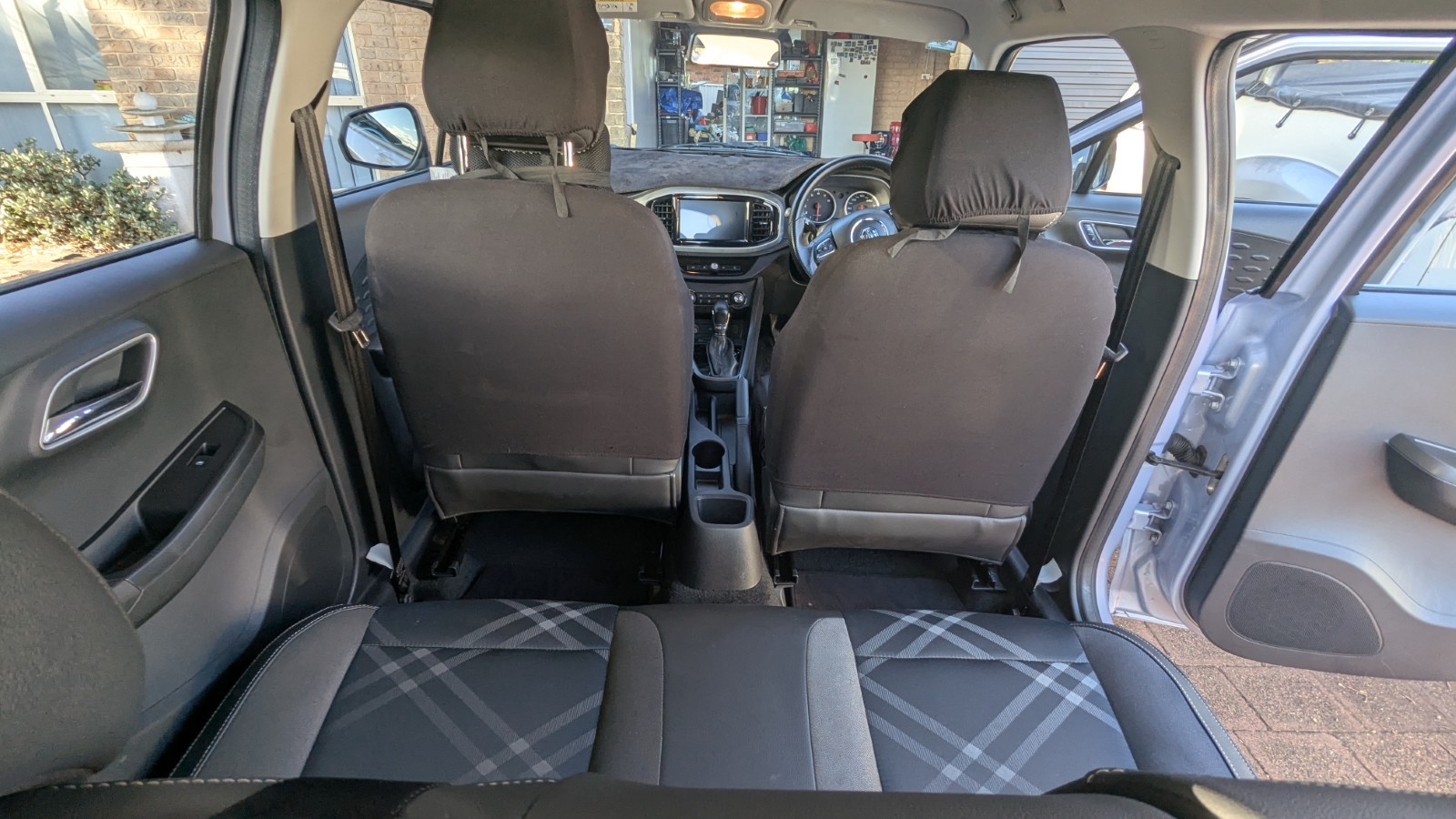 MG rear after interior detail